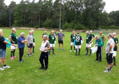 Walking-Football beim SV Barwedel mit VfL Wolfsburg